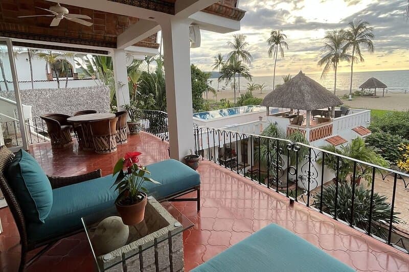 Spacious 2 bedroom oceanfront apartment - Accommodation in Guayabitos